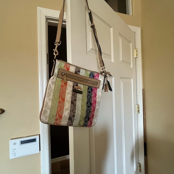 Cross Body Purse - Picture 2 of 4